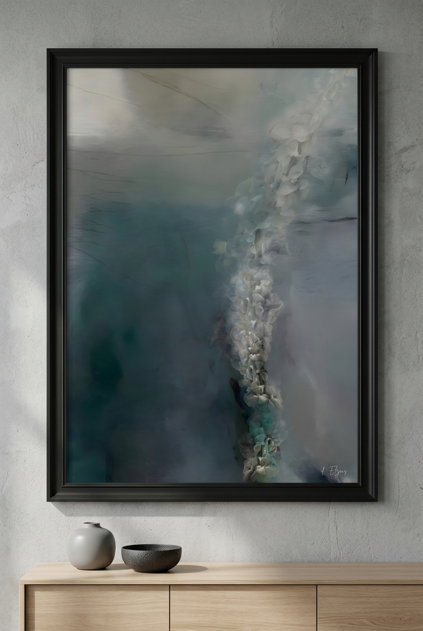 Le seuil, tirage d’art d’Adrien d’Elzius en cadre noir, accroché au-dessus d’un meuble bas sur un mur gris.